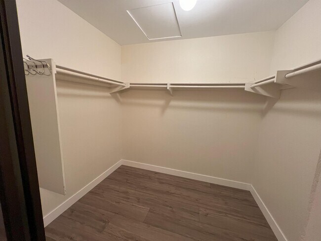 Building Photo - 375 Windjammer Cir