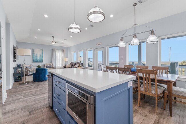 Foto del edificio - 22520 Bay Point Dr