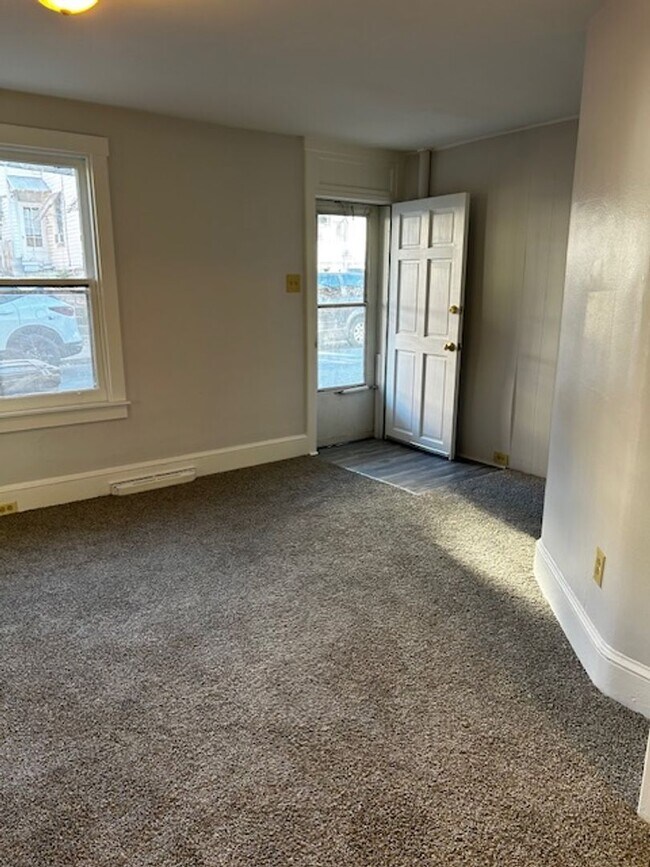 Building Photo - SPACIOUS 2 BEDROOM HOUSE IN MOHNTON