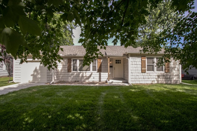 Building Photo - 6038 Juniper Dr