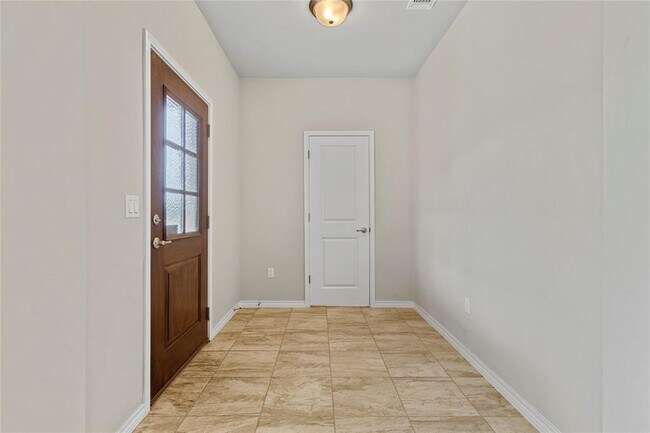 Foto del edificio - 8907 Looksee Ln