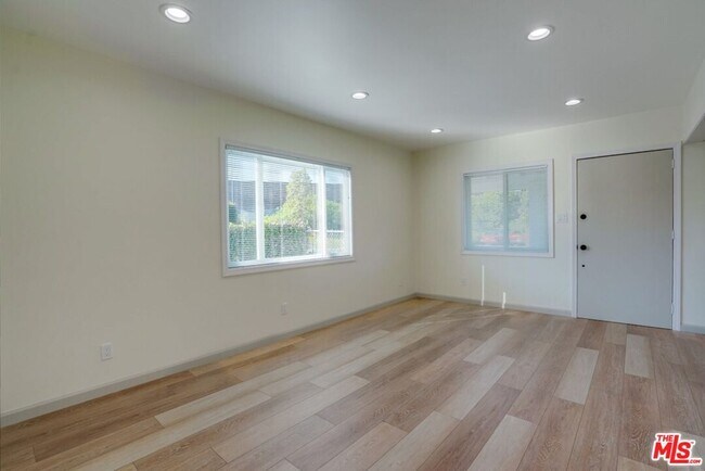 Foto del edificio - 11310 Argan Ave