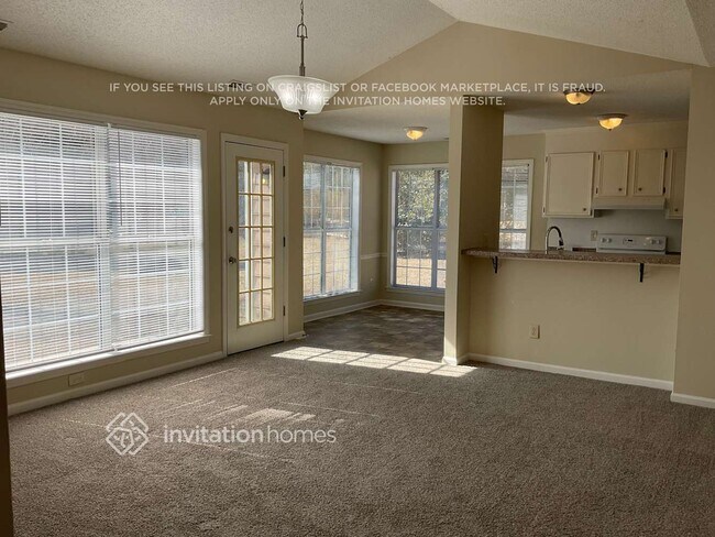 Foto del edificio - 5014 Alexis Dr