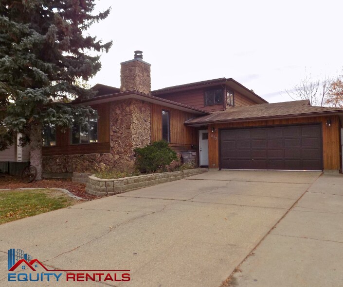 Photo principale - 9813-9875 75 Ave