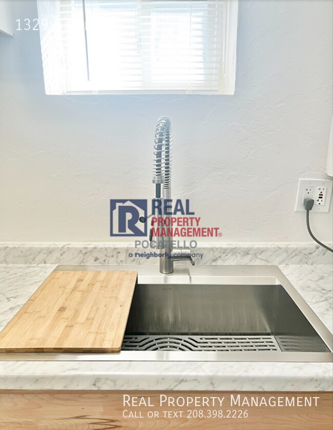 Building Photo - 1 Bed 1 Bath Apartment