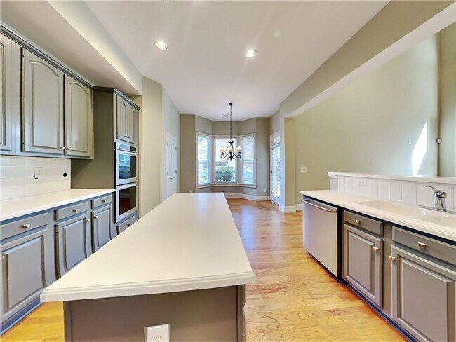 Foto del edificio - 3475 Grove Park Dr