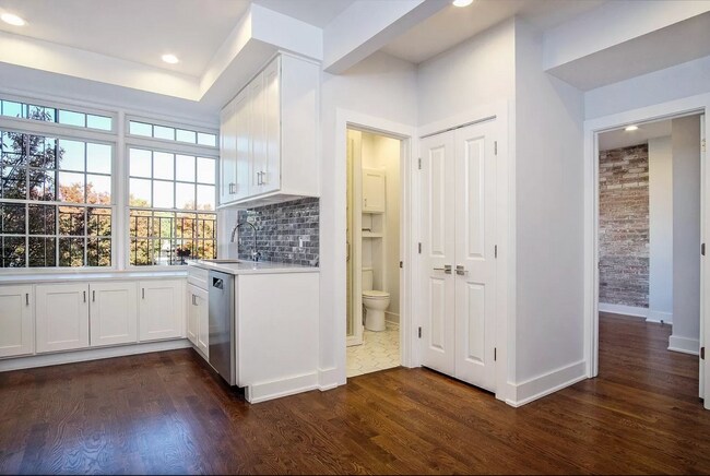 Building Photo - 266 Mamaroneck Ave
