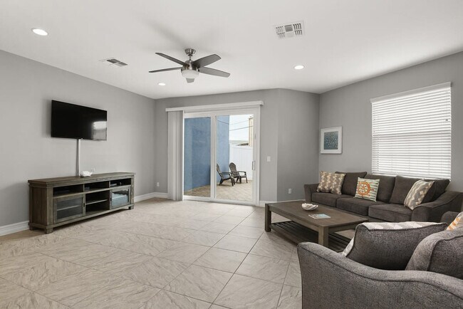 Foto del edificio - 132 Mediterranean Way