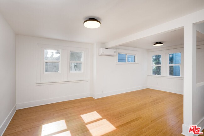 Foto del edificio - 126 Franklin Ct