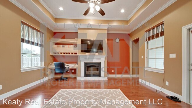 Foto del edificio - 3 br, 2 bath House - 149-A Grand Avenue