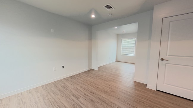 Building Photo - Sabine Apartments