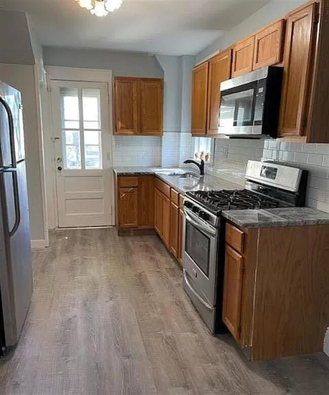 Building Photo - remodeled kitchen