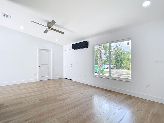 Building Photo - 7341 Hart St