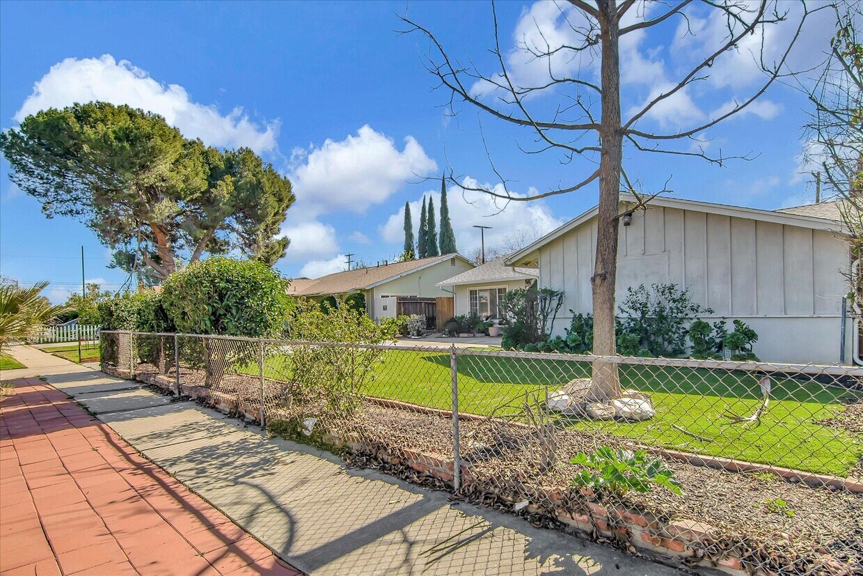 20114 Londelius St, CA 91306 House Rental in CA