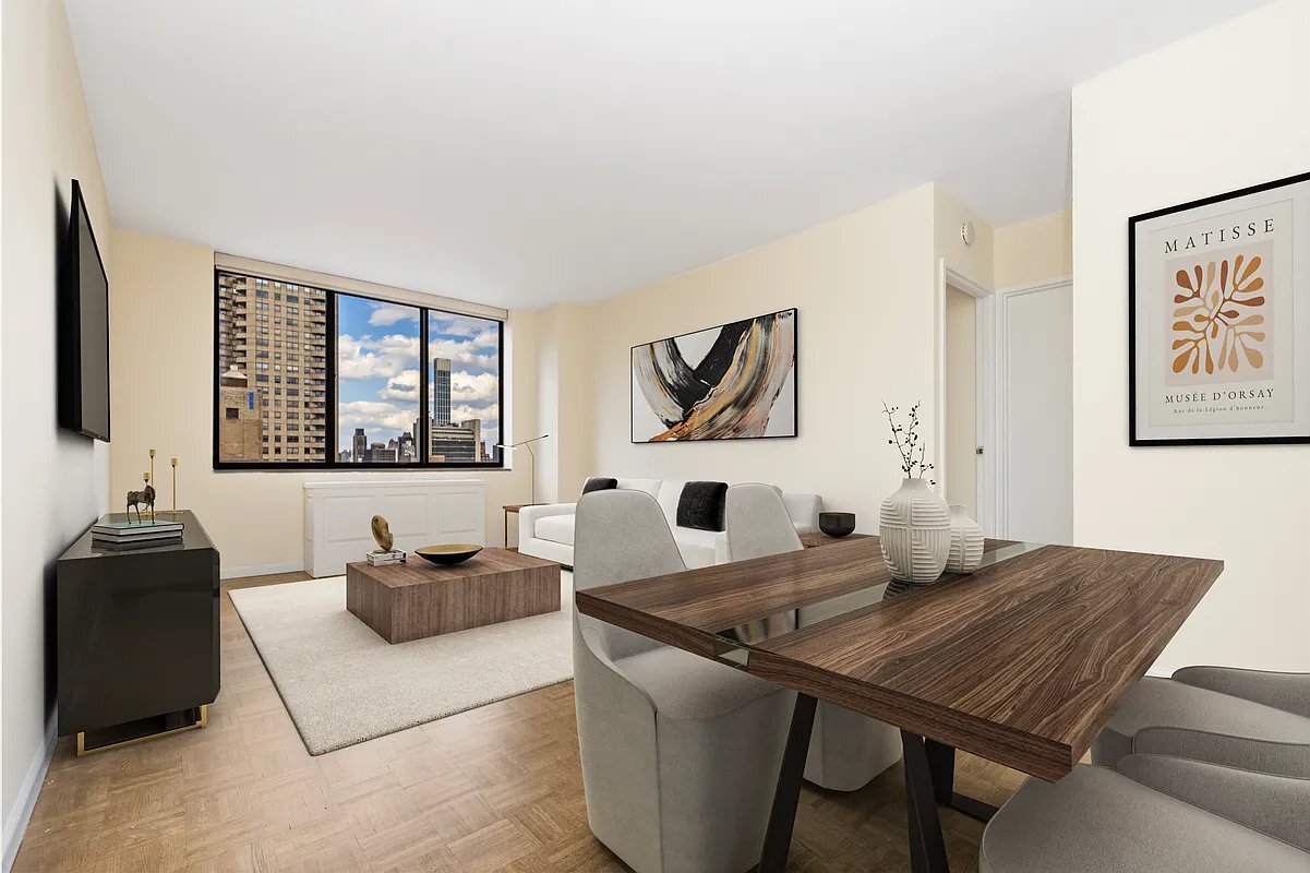 Foto principal - 245 E 44th St