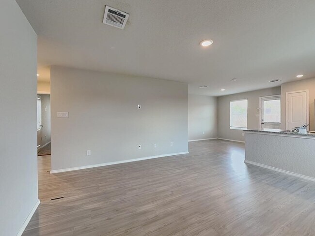 Foto del edificio - 3342 Kornberg Dr