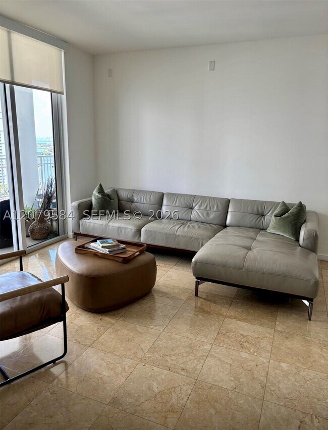 Foto del edificio - 801 Brickell Key Blvd