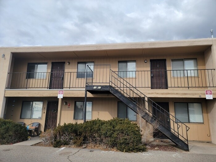 Primary Photo - !!MOVE IN SPECIAL!! 2 bedroom Apartment