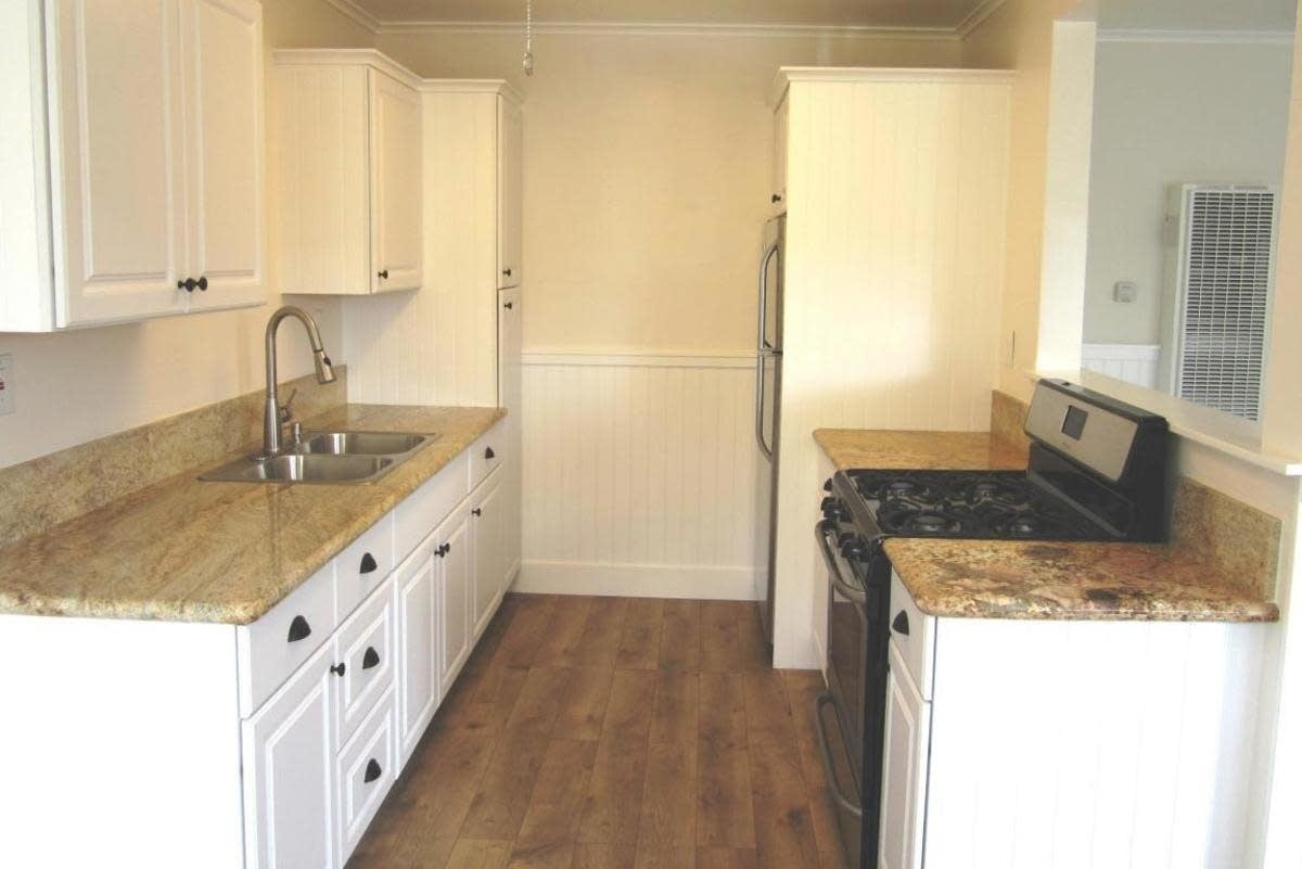 Interior Photo - 1416-1418 Bath St