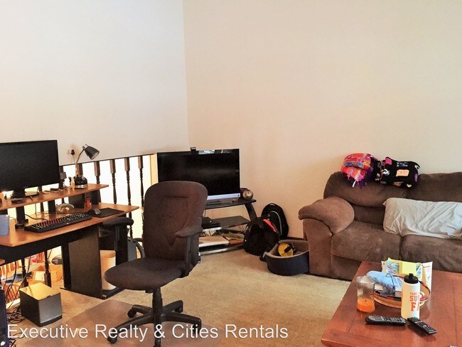 Foto del edificio - 4590 Maple Leaf Cir