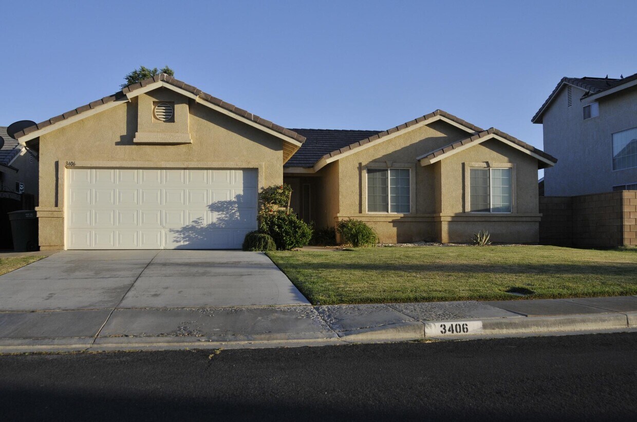 3406 Ave, Rosamond, CA 93560 House Rental in Rosamond, CA