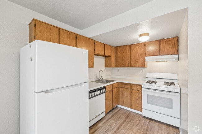 2BR, 1BA - 700SF - Kitchen - Tehama Palms Villa