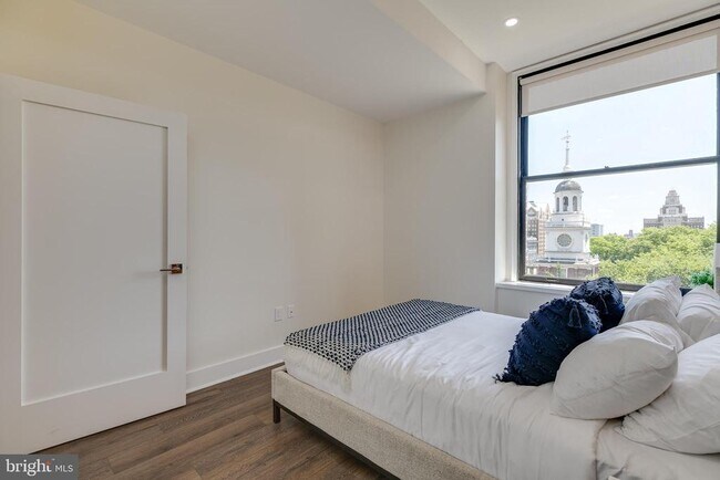 Foto del edificio - 150 S Independence Mall W