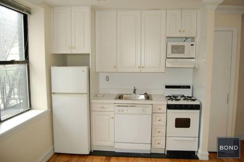 Primary Photo - 238 E 36th St