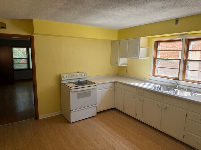 Foto del edificio - 2138 E Johnson St