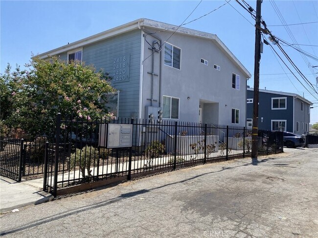 Foto del edificio - 2420 1/2 Folsom Street Unit
