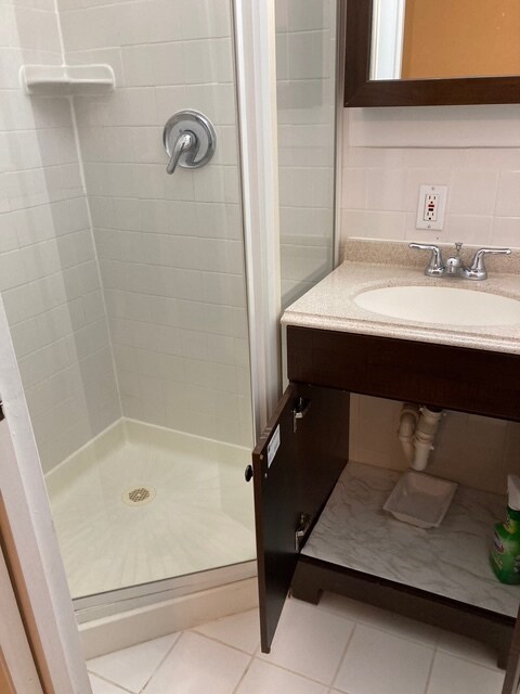 Foto del edificio - 120 Troy Rd