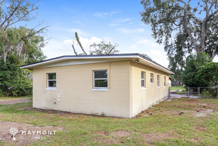 Foto del edificio - 5705 Perch Dr N