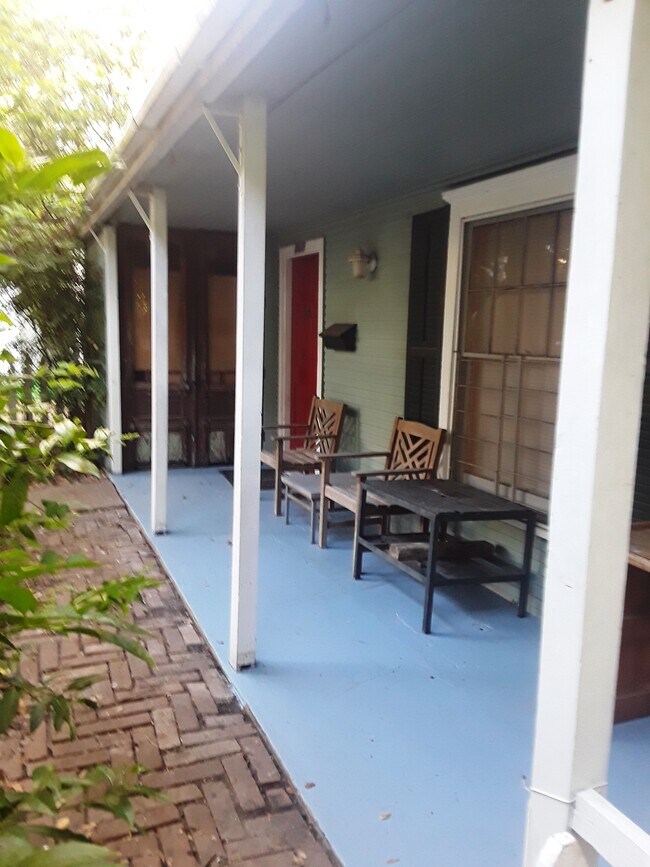 Foto del edificio - 2925 Helena St