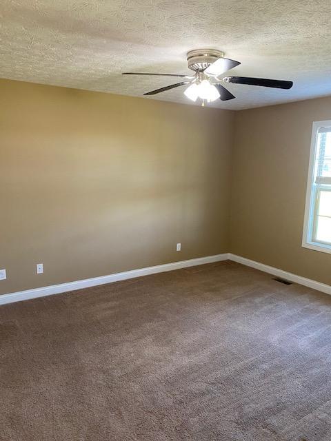 Building Photo - 119 Twin Lakes Dr