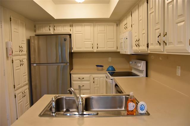 Building Photo - 14151 Montfort Dr