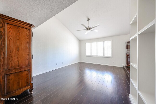Foto del edificio - 4366 E Redfield Rd