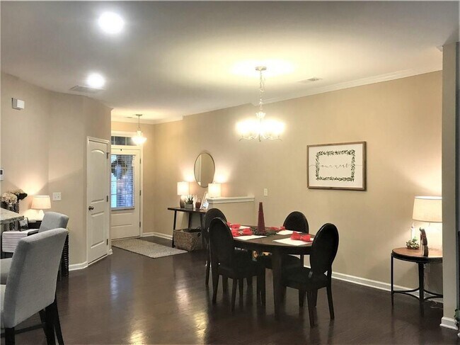 Foto del edificio - 1055 Hampton Oaks Dr