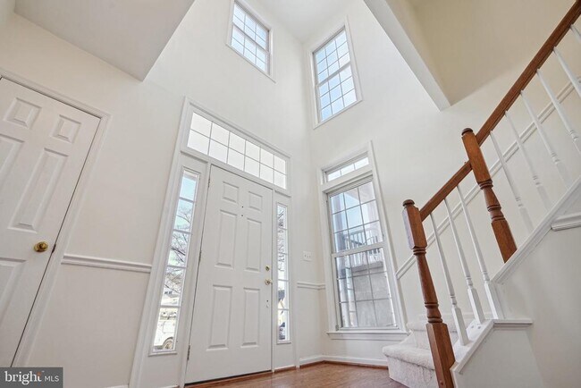 Building Photo - 6534 Creek Run Dr