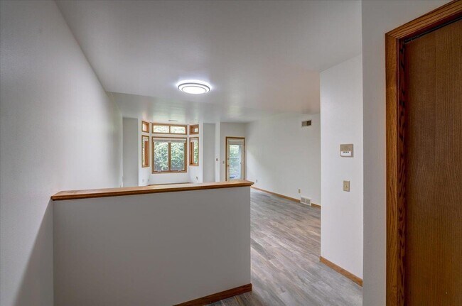 Foto del edificio - 2229 Luann Ln