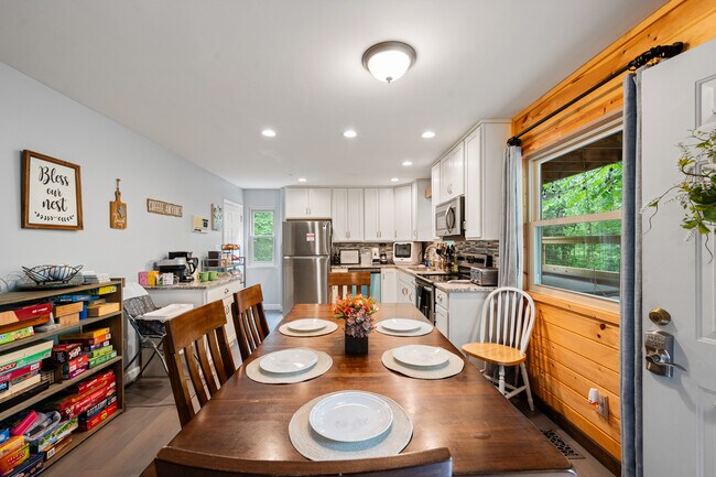 Foto del edificio - 930 Hideaway Hills Cir