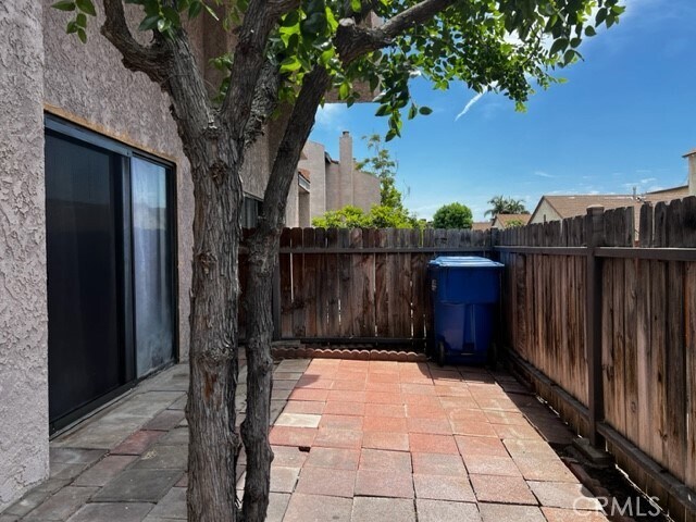Building Photo - 436 S Pomelo Ave
