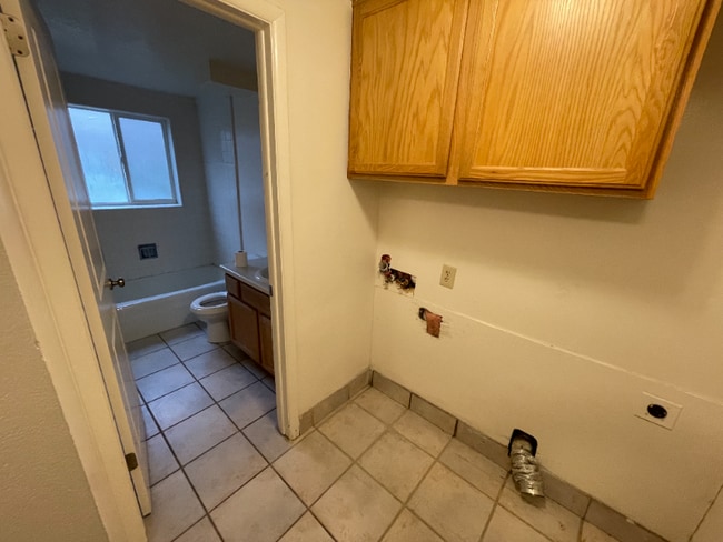 Building Photo - 8611 S 1240 E