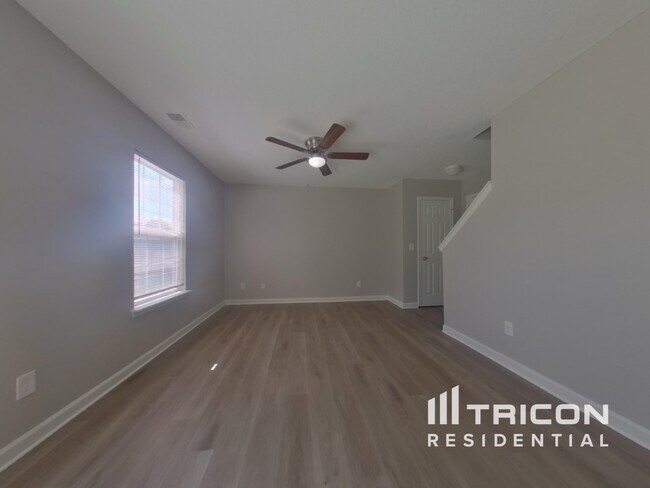 Foto del edificio - 225 Meyer Ln