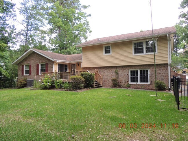 Foto del edificio - 102 Epworth Dr