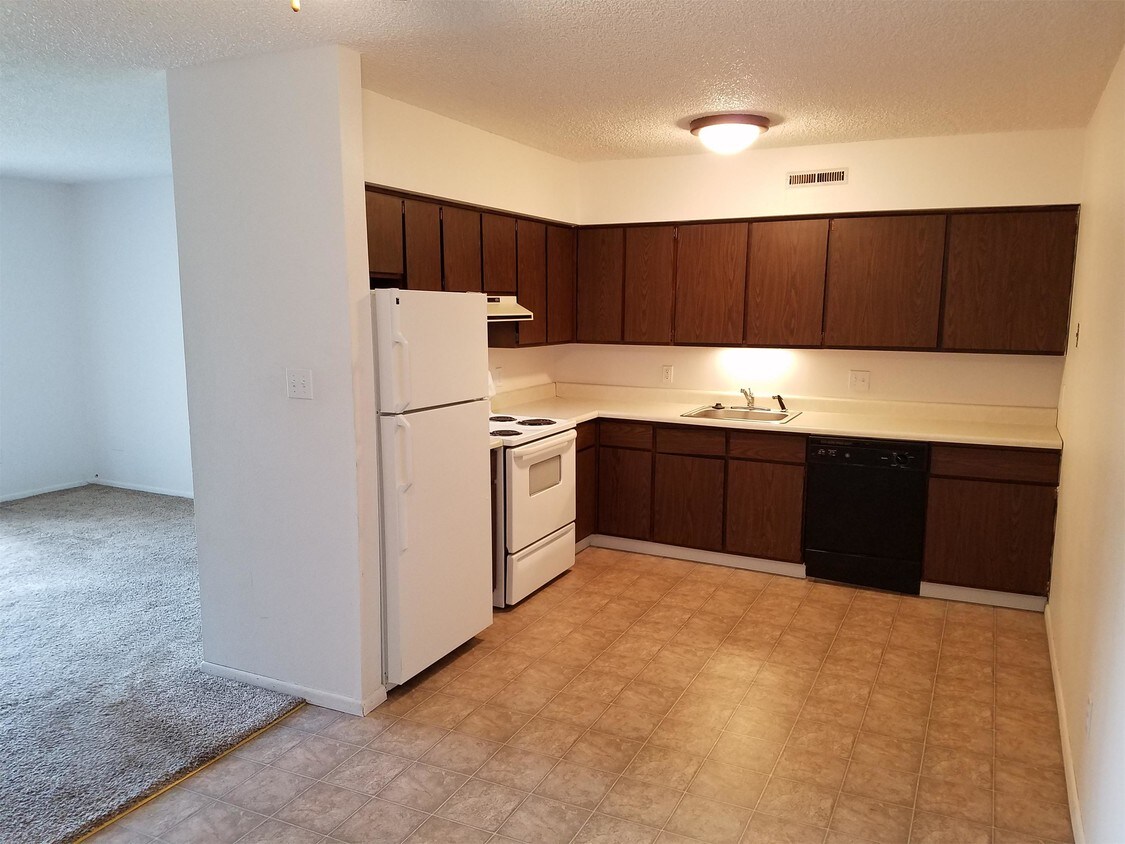 Primary Photo - 2422 W 4th St