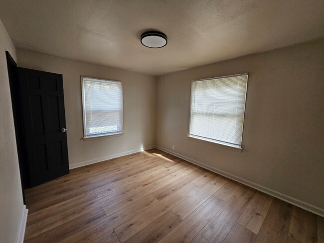 Building Photo - 6207 Fay Dr