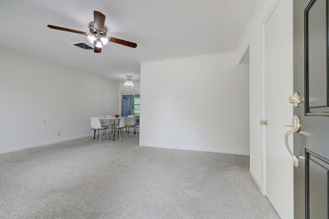 Foto del edificio - 4526 Mayfair St
