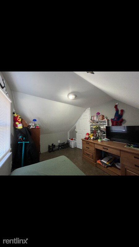 Building Photo - 3 br, 1 bath House - 2 Melville ny Long Is...