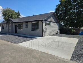 Building Photo - 4215 N Locust Rd