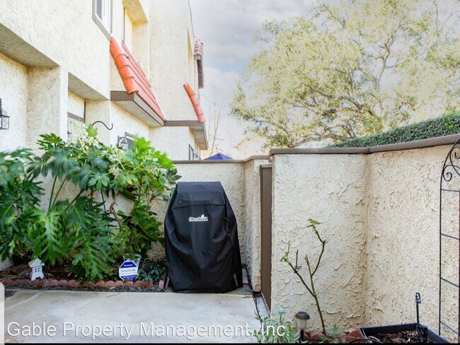 Foto del edificio - 27656 Ironstone Dr